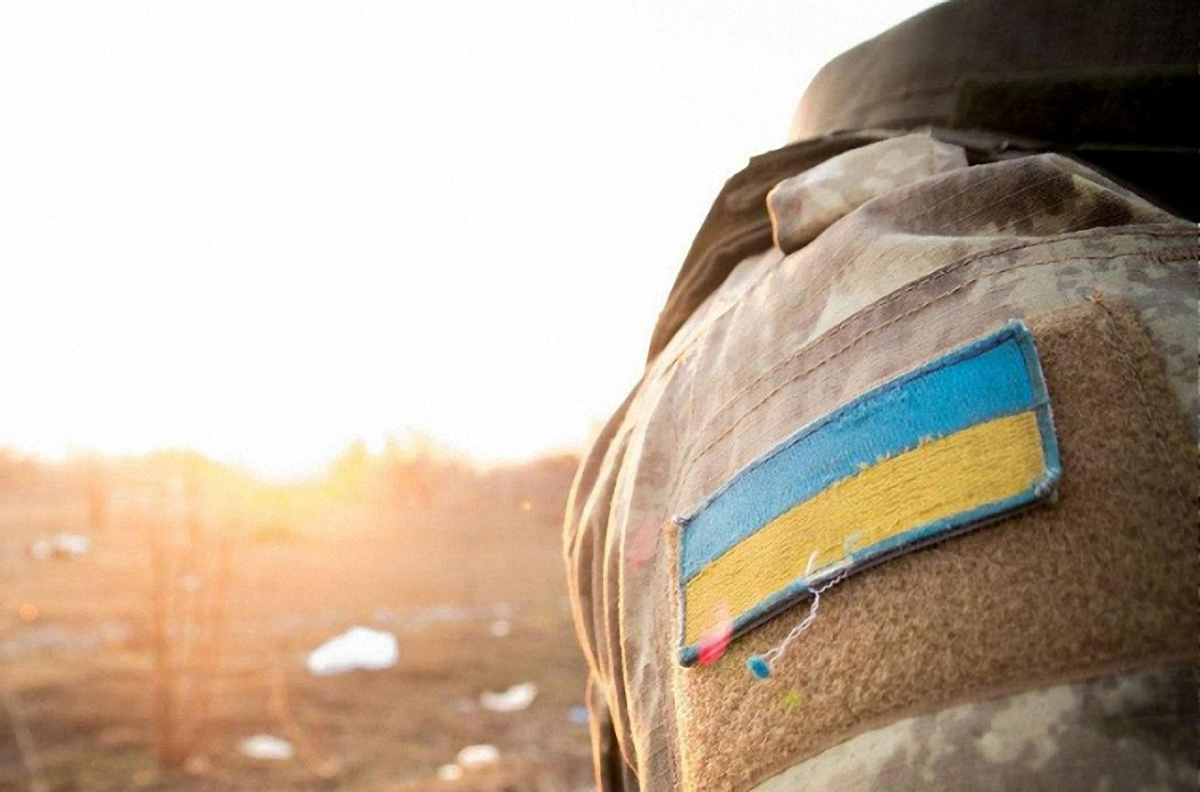 Боевики из запрещенного вооружения убили украинского военного - фото 1
