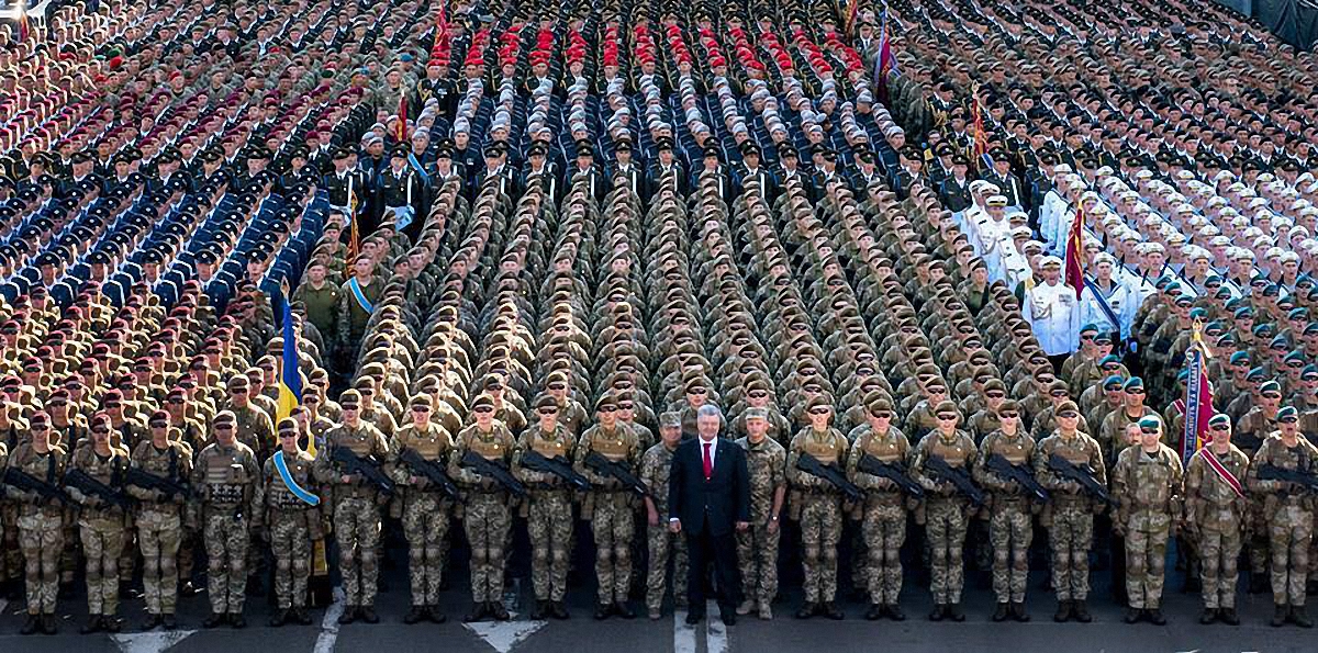 Верховная Рада ввела военное положение в Украине - фото 1