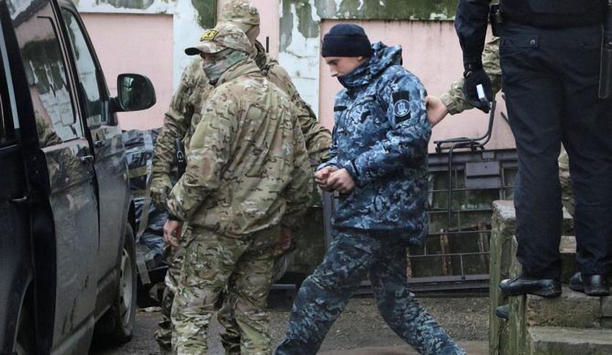 В Крыму бросили за решетку всех плененных украинских моряков - фото 1