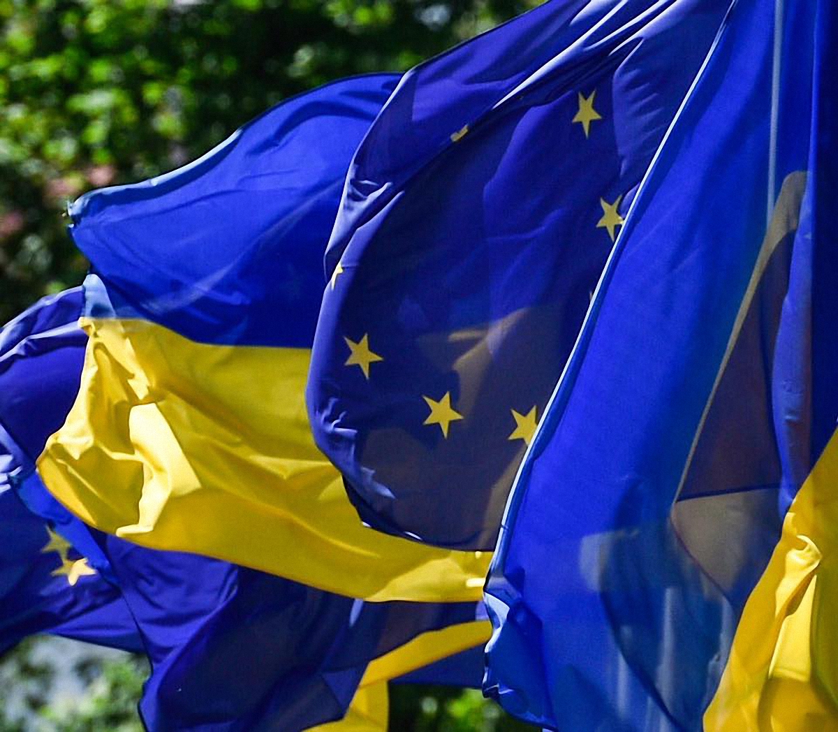Украина получит от Еврокомиссии 500 миллионов евро  - фото 1
