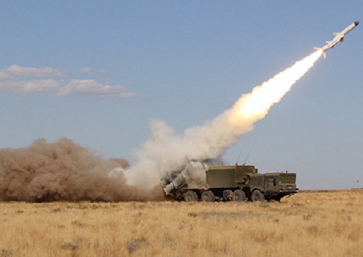Боевики цинично отрабатывают ракетные удары по кораблям в аннексированном Крыму - фото 1