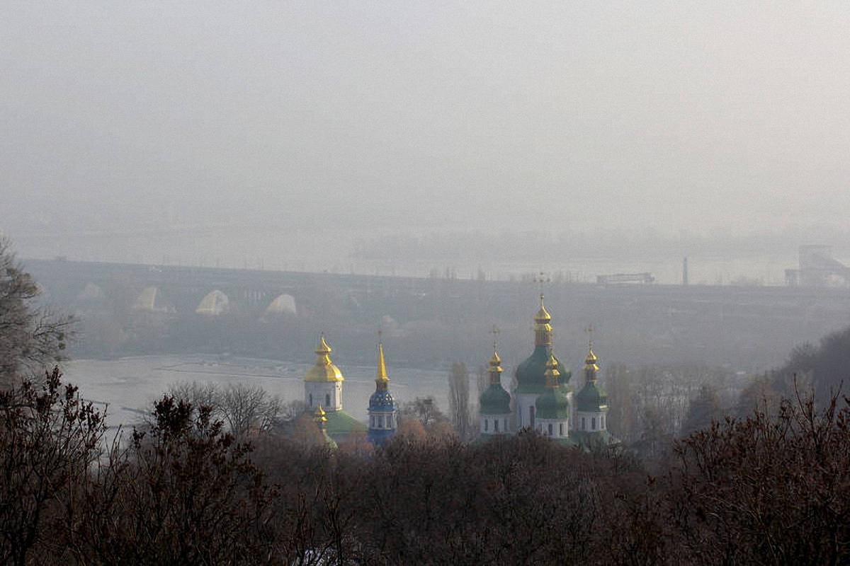 Украинцев предупреждают о туманах и порывах ветра в понедельник - фото 1