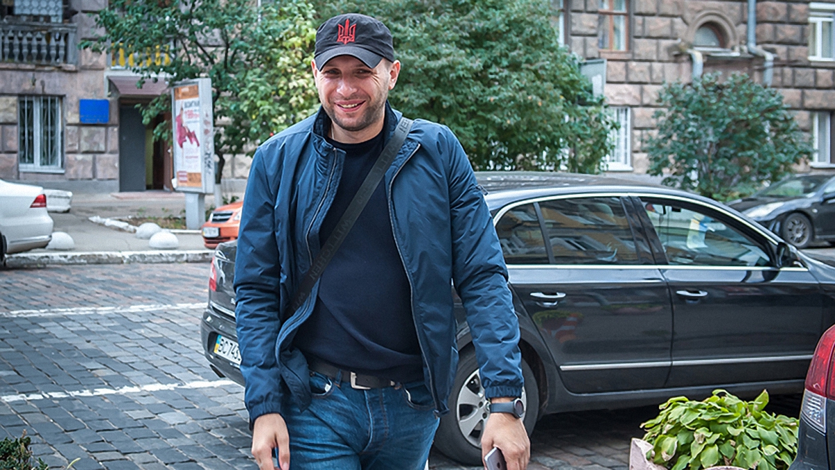 Парасюк принял решение развалить припаркованную "Ауди" - фото 1