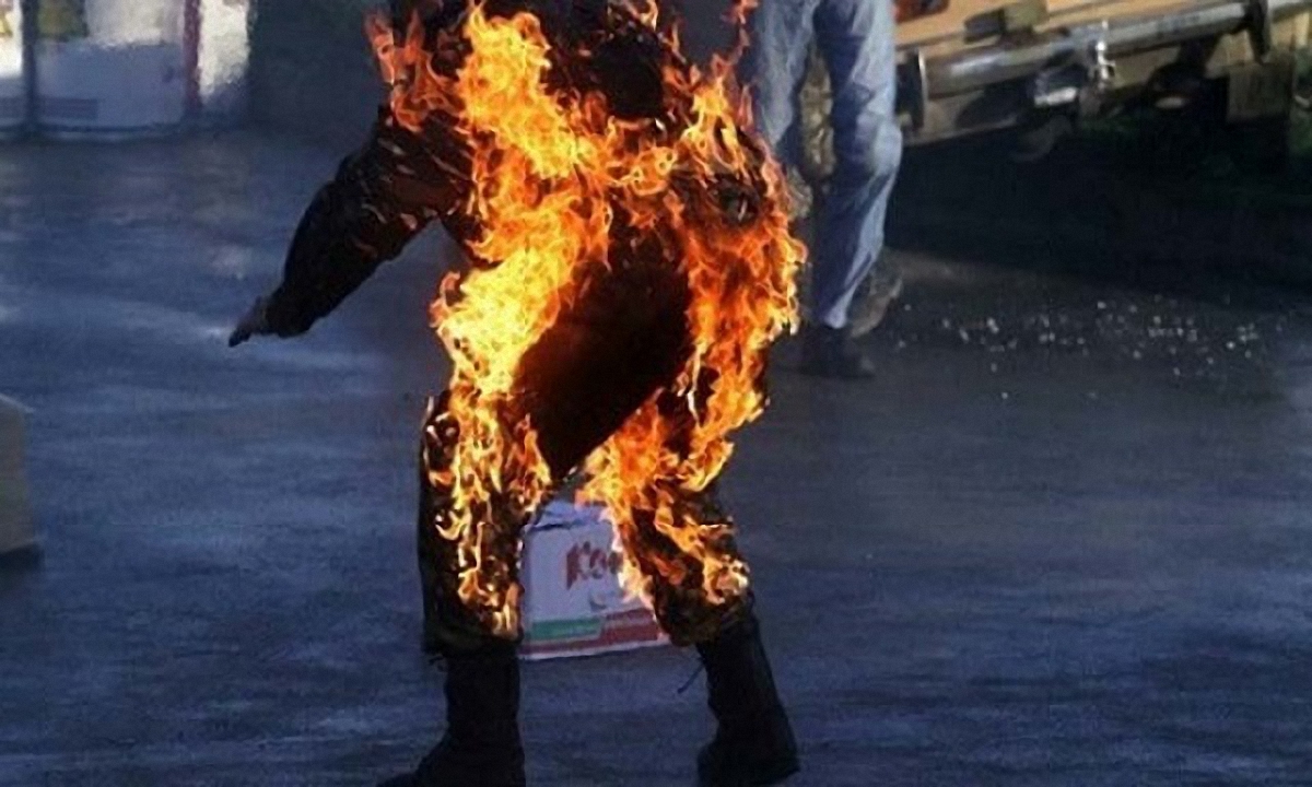 На Днепропетровщине подожгли женщину с сыном - фото 1
