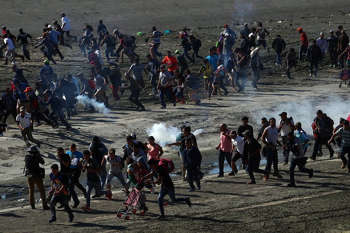 За год более 280 мигрантов погибли пытаясь незаконно пересечь границу США - фото 1