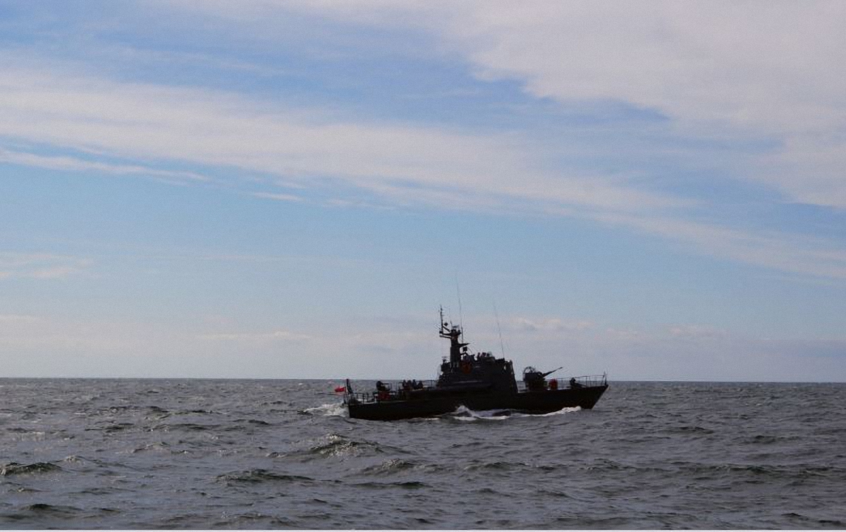 За борт судна в Балтийском море выпал украинский моряк: поиски продолжатся до ночи - фото 1