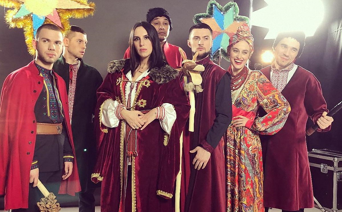 Украинские звезды выпустили современную версию колядки "Добрий вечір" - фото 1