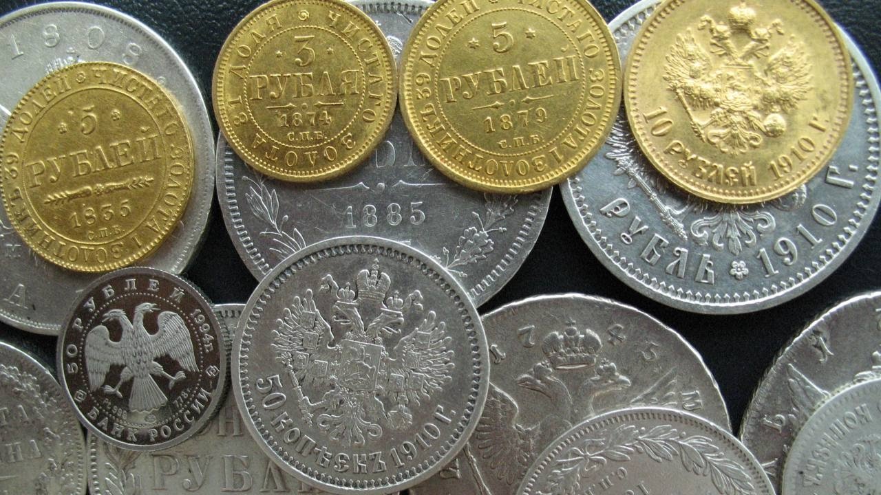 Из Украины пытались вывезти крупную патрию старинных монет - фото 1