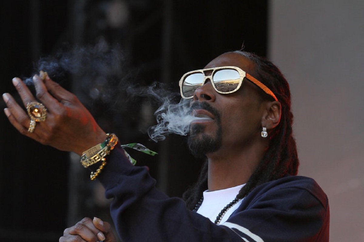 Хоккейный клуб подал в суд на рэпера Snoop Dogg, который торгует марихуаной - фото 1