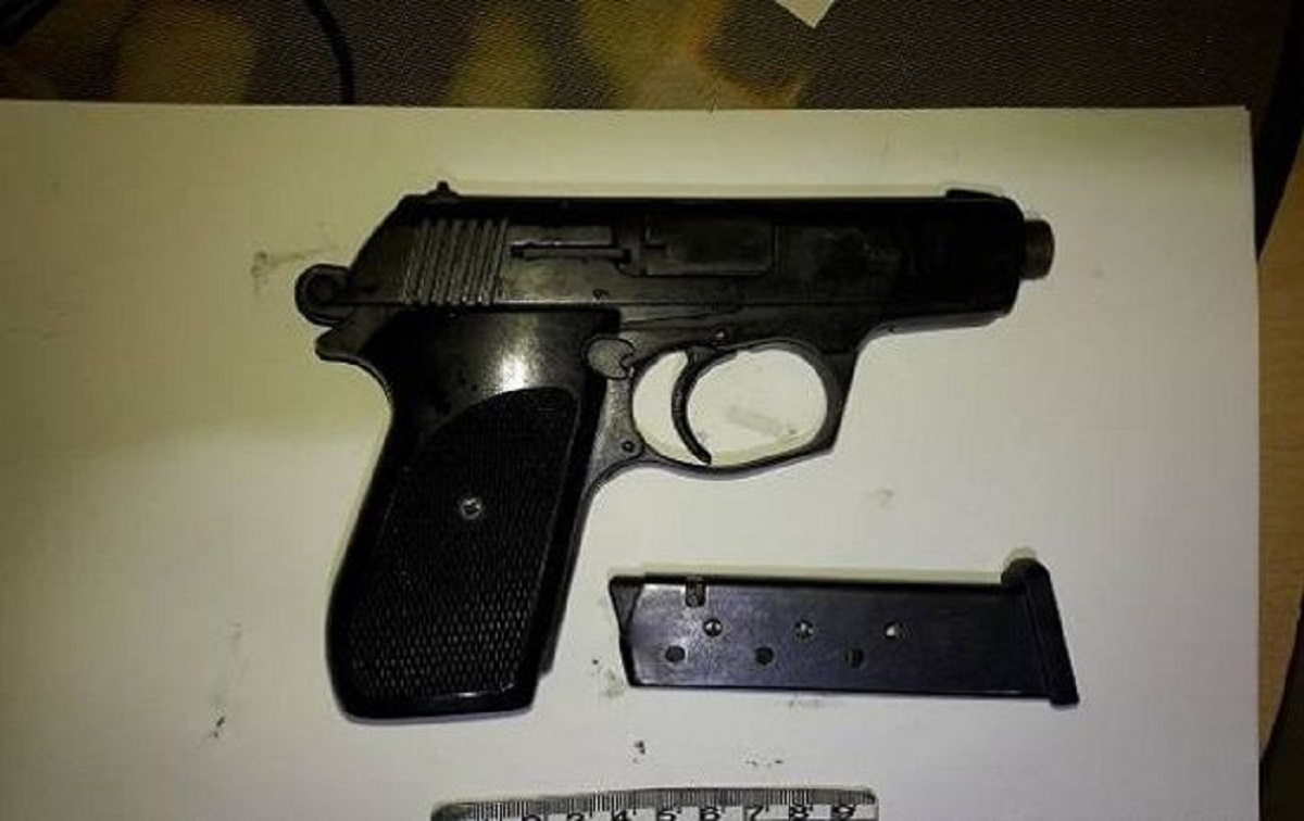 В Днепре устроили охоту на людей с балкона: есть подстреленный - фото 1