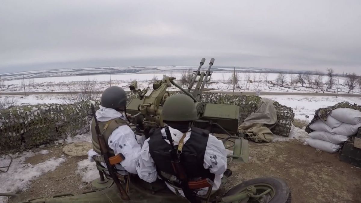 На Донбассе погиб один украинский военный, еще один — ранен - фото 1