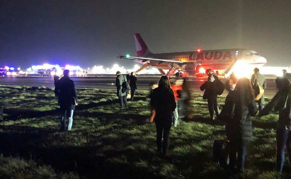 В аэропорту Лондона произошло непредвиденное: пострадали 8 пассажиров - фото 1