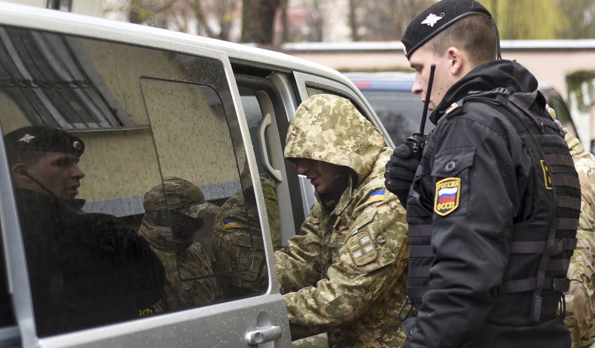 Русские могут дать украинскому консулу доступ у военнопленным морякам - фото 1