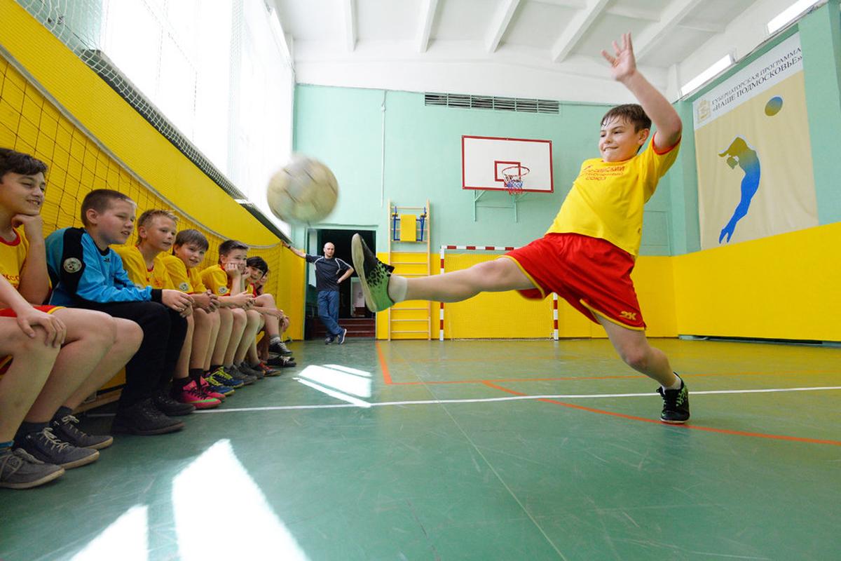 В Одесской школе на уроке физкультуры мячом забили девочку - фото 1