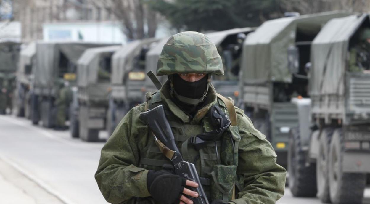 Русские начали оккупацию Крыма еще задолго до победы Майдана - фото 1