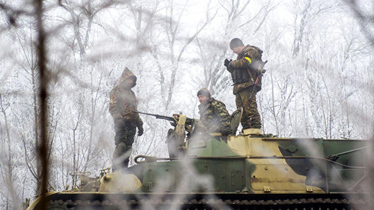 Украинским военным пришлось отвечать боевикам огнем на поражение - фото 1