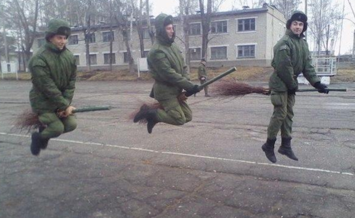 На параде в Москве военная авиация не взлетела в небо - фото 1