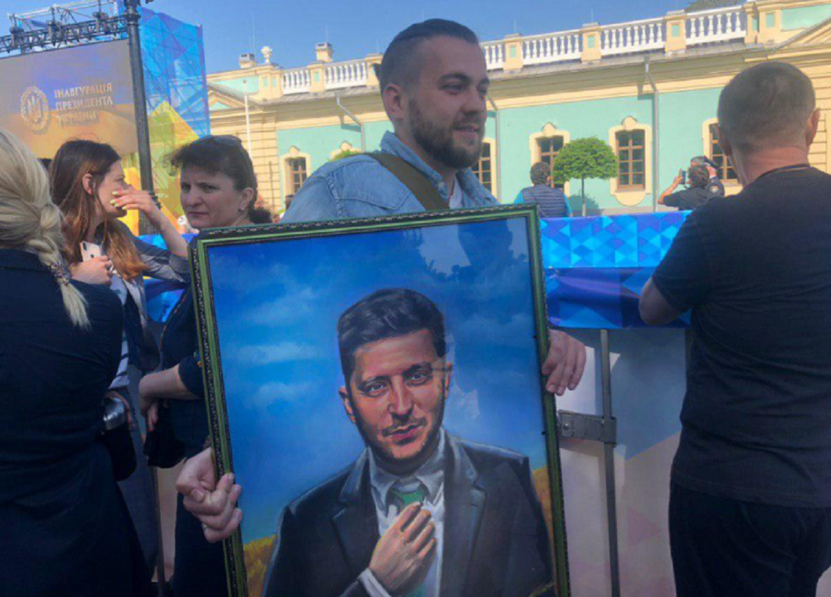 Присяга президента: украинский народ застыл в ожидании  - ФОТО  - фото 1