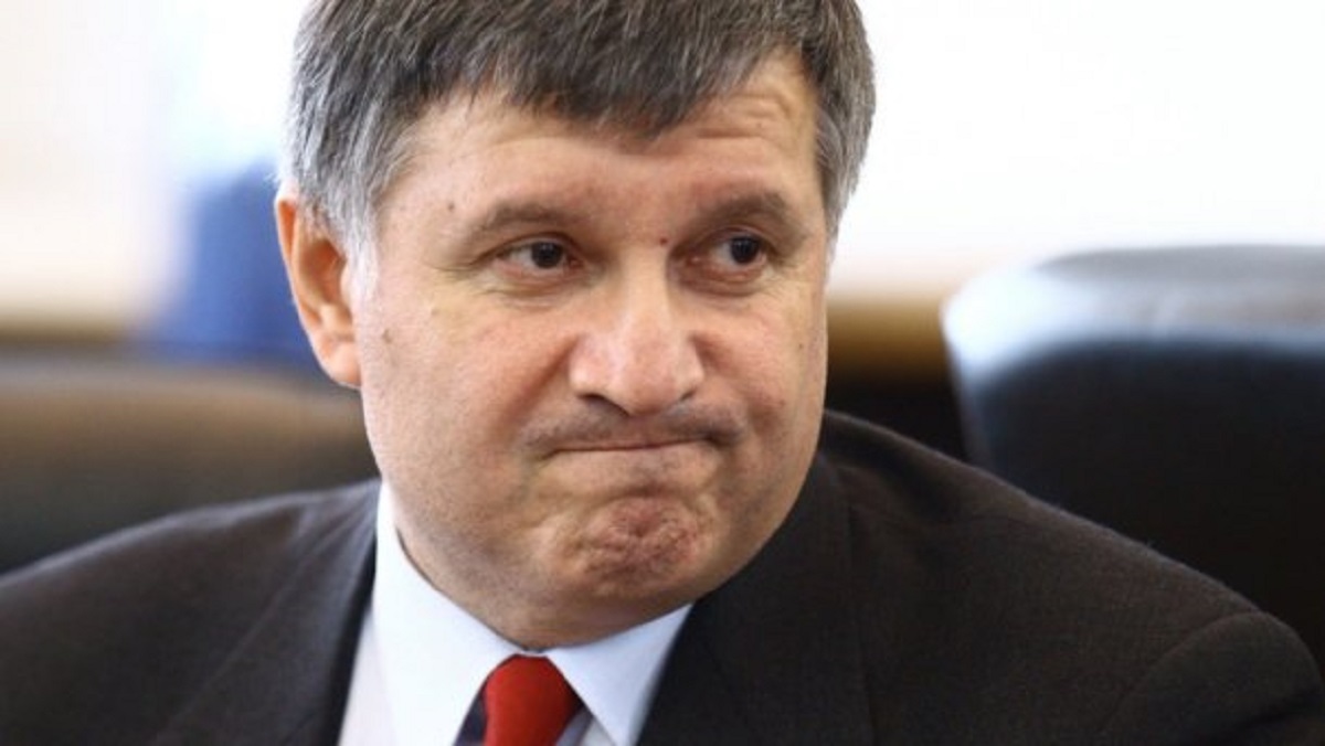 Авакова в отставку: петиция набрала голоса  - фото 1