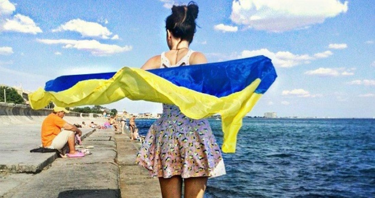 В Крыму вывесили флаг Украины – ФОТО, ВИДЕО  - фото 1