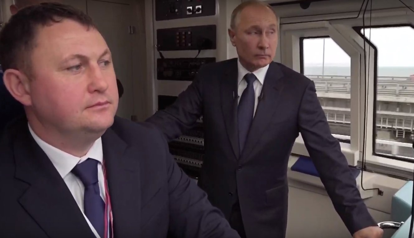  Путин поехал. В поезде на Крымском мосту – ФОТО, ВИДЕО  - фото 1