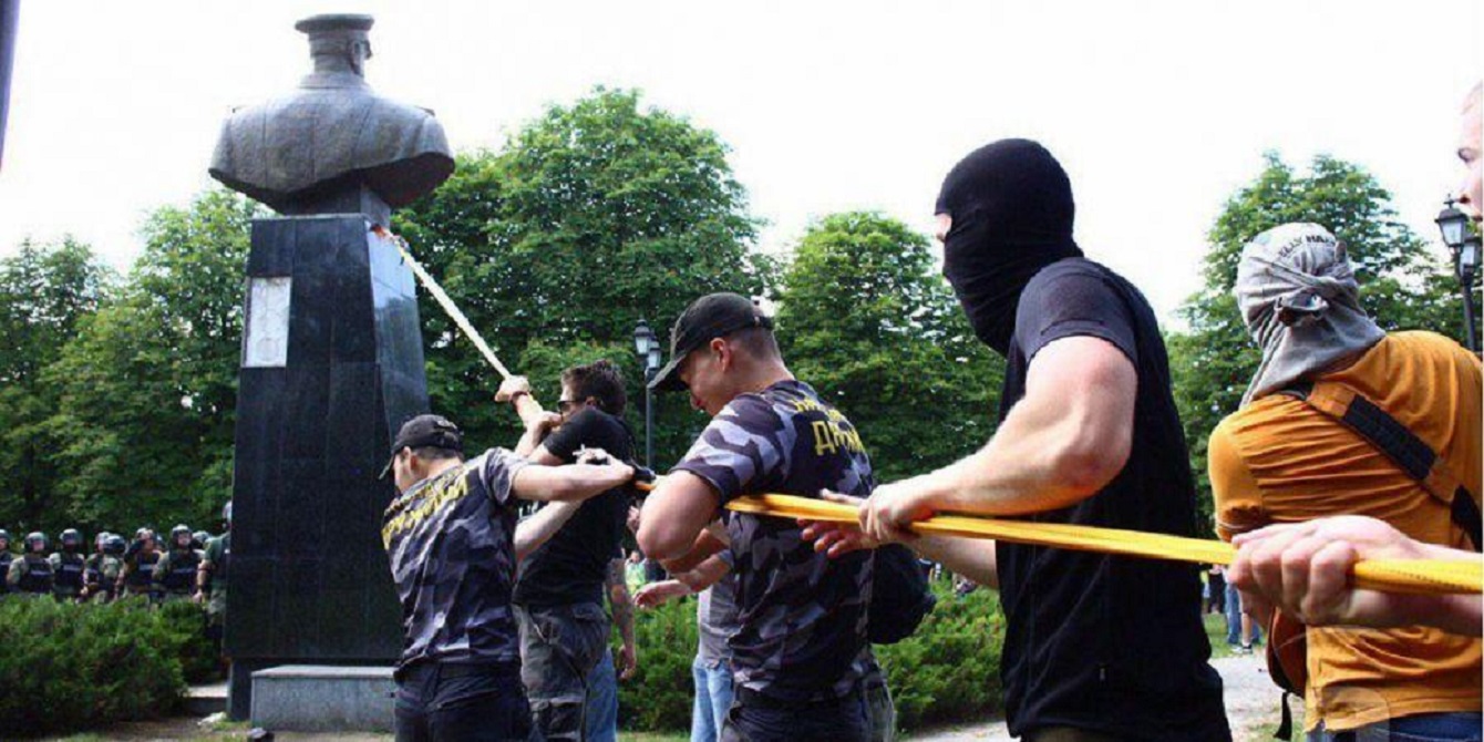  Минкульт решил судьбу памятника Жукова в Харькове - фото 1