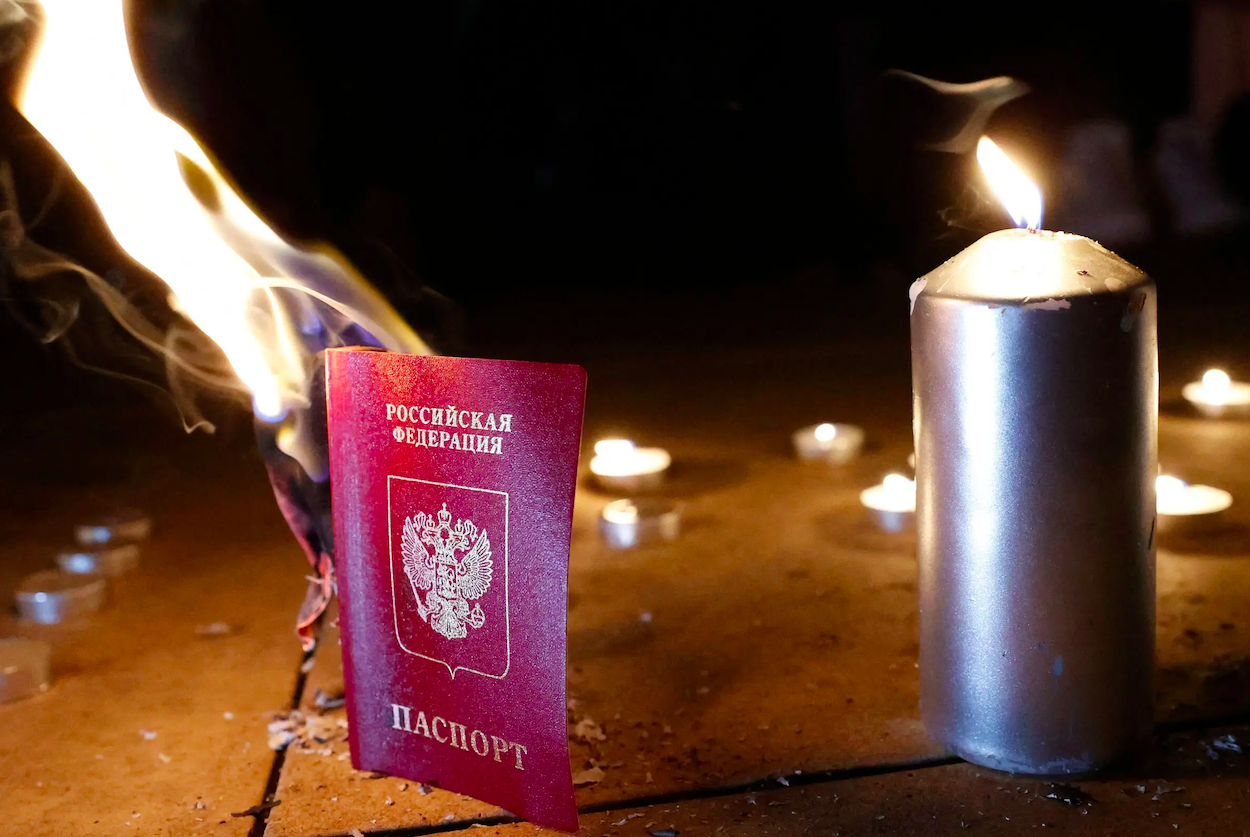 Що треба робити з паспортами РФ - фото 1