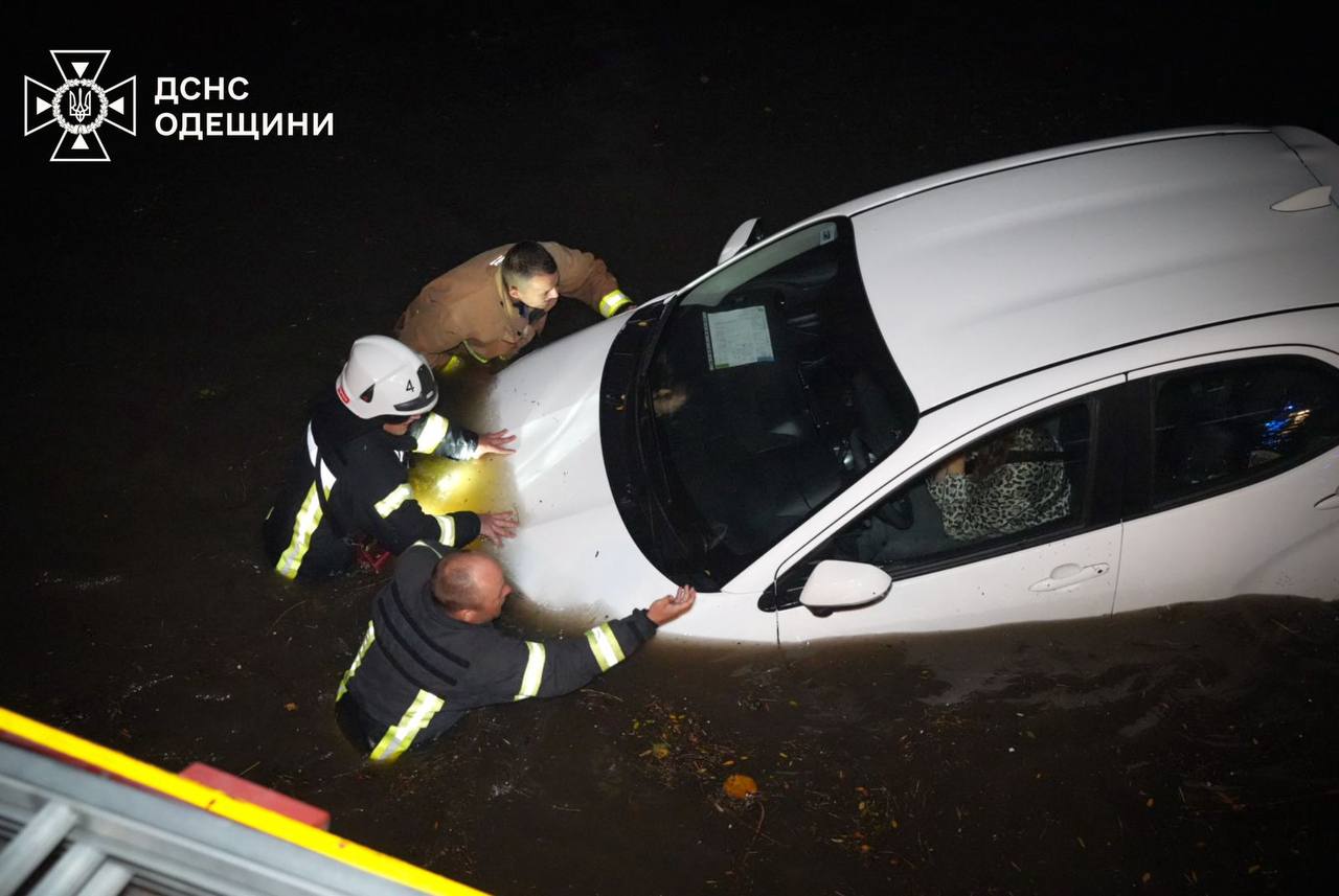 Повінь в Одесі забрала 9 життів - фото 1