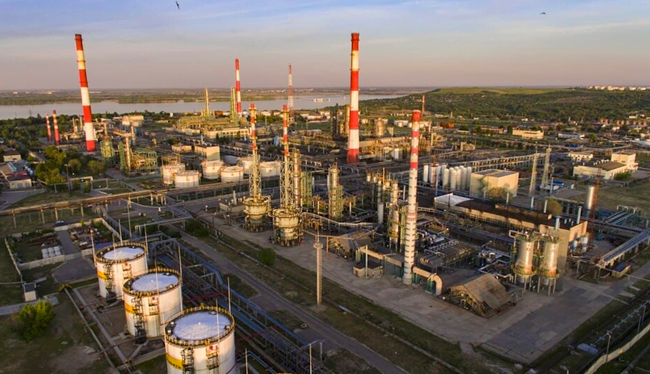 Саратовському НПЗ у Росії стало зле - фото 1