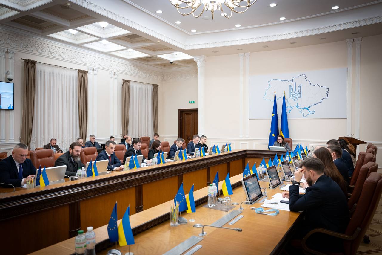 Уряд ухвалив низку рішень, щоб вирішити ситуацію із світлом для людей - фото 1