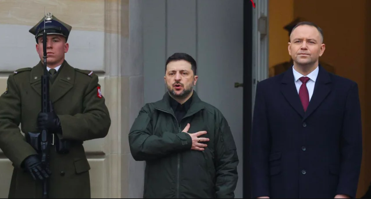 Гімн України лунає у Варшаві - фото 1