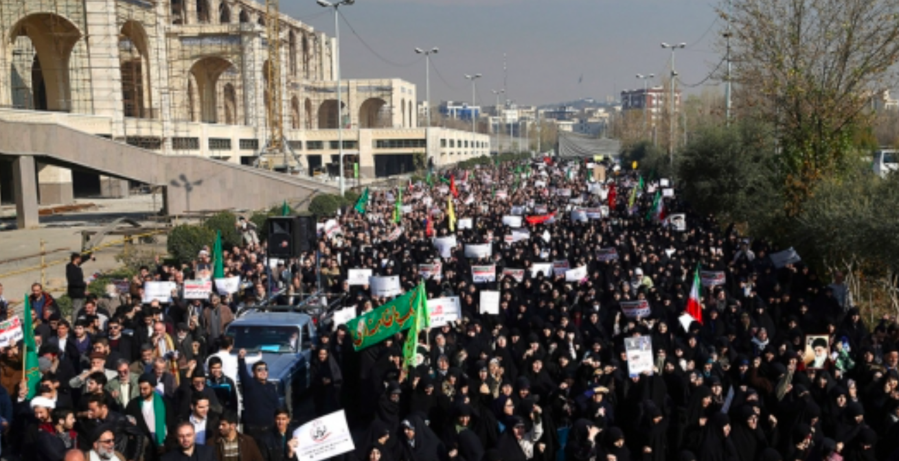 Іран повстав проти тиранії - фото 1