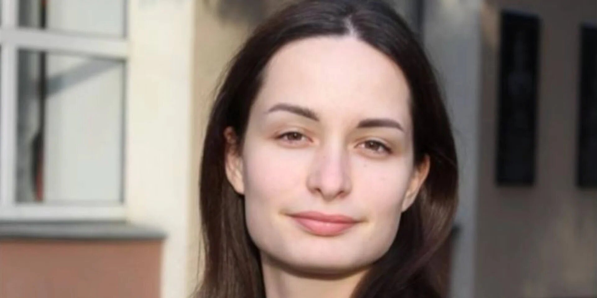 Щойно закінчила навчання: 21-річна рятувальниця втратила руку під час повторного удару РФ по Харкову - фото 1