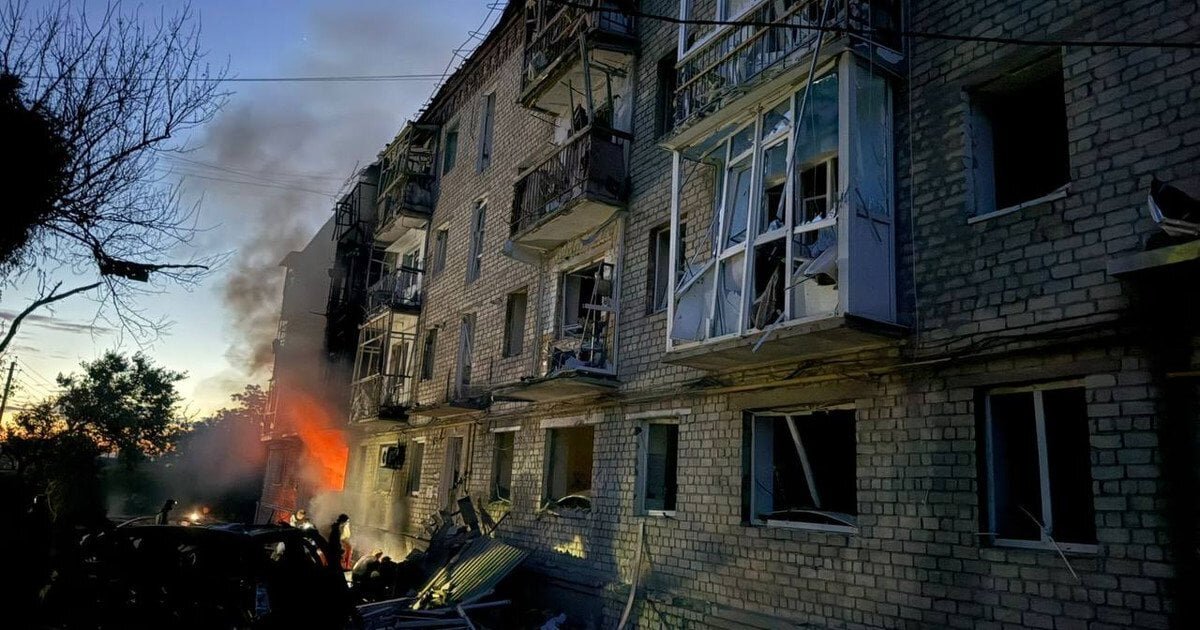 Удар по житлових кварталах Балаклії: шестеро людей постраждали, серед них двоє дітей - фото 1