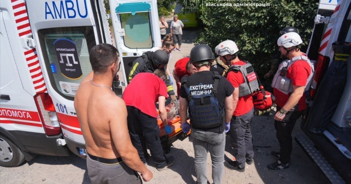 КАБи по Запоріжжю: у лікарнях рятують 70 поранених, 16 людей у критичному стані - фото 1