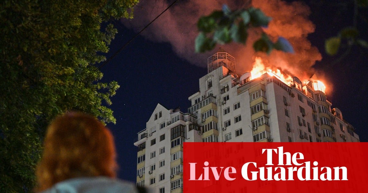 Нічний удар по Києву забрав життя щонайменше 13 людей: Зеленський вимагає ліцензію на «Patriot», а ЄС готує нові санкції - фото 1