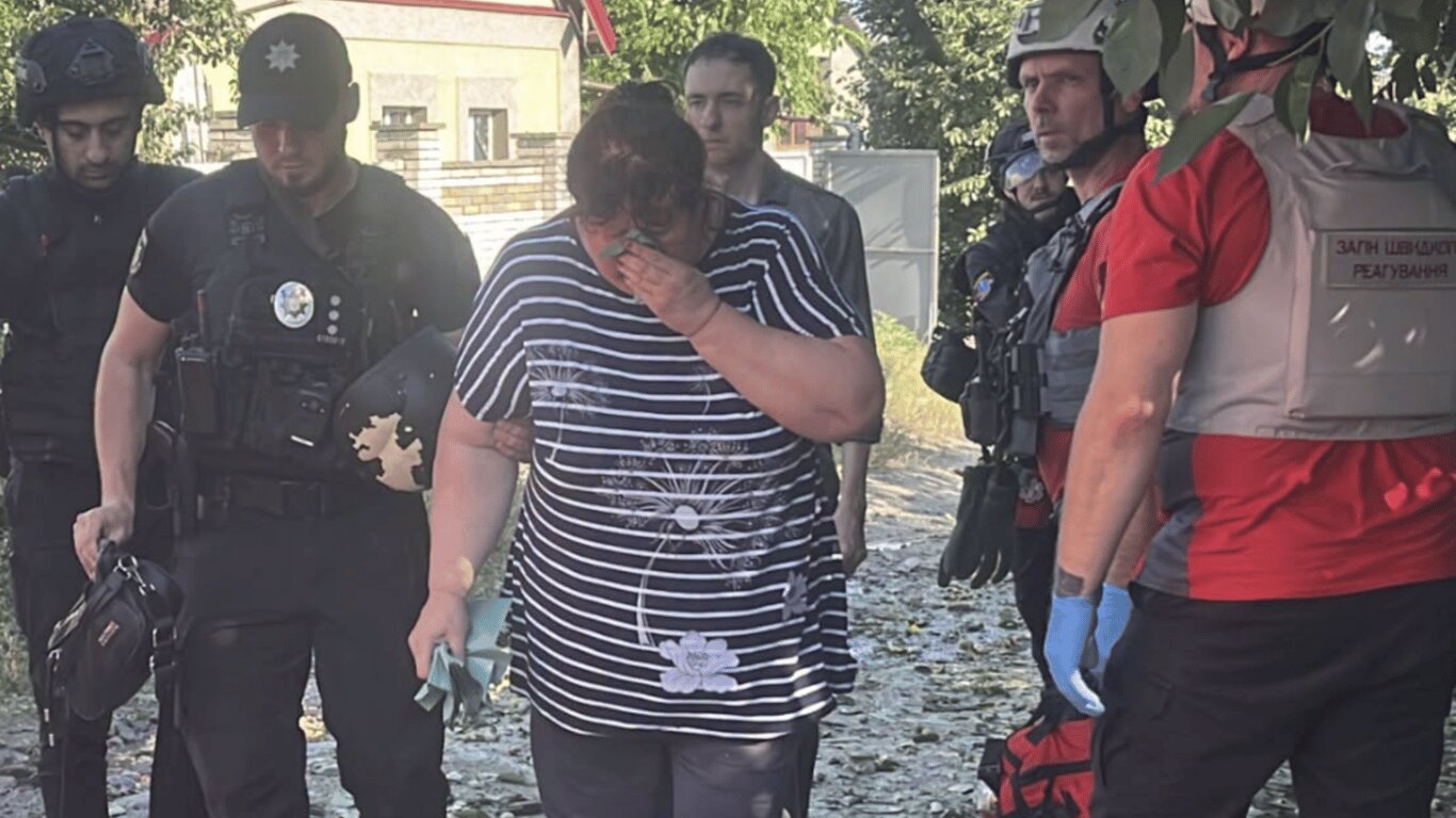 Другий день під авіаударами: Запоріжжя знову атакували російські бомби, є поранені - фото 1