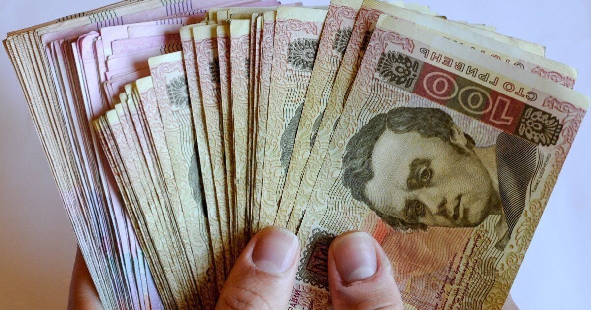 Обіцяного три роки чекають: кому з українців піднімуть зарплати на 70% і чому аж у 2027-му - фото 1