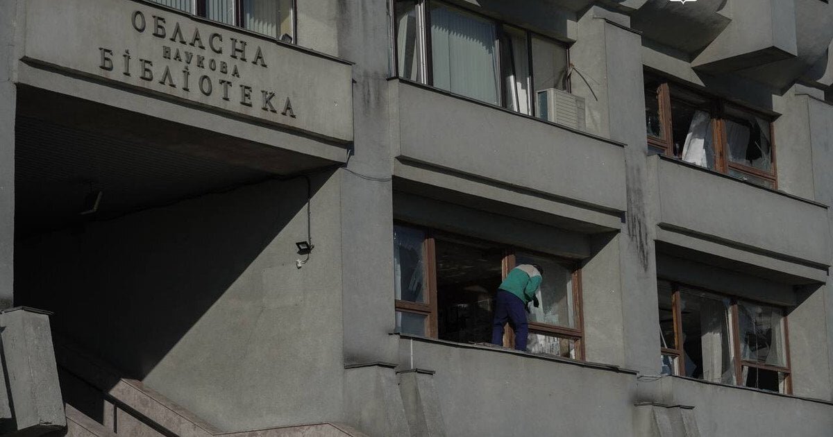 Дев'ять авіабомб за добу: як Суми оговтуються після масованого удару по центру та житлових кварталах - фото 1