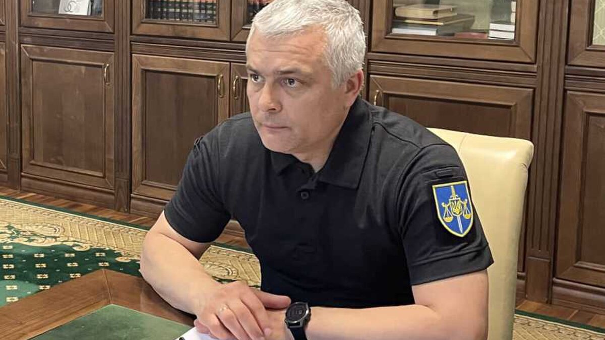 На Буковині юнак на мотоциклі злетів з урвища: що кажуть у поліції - фото 1
