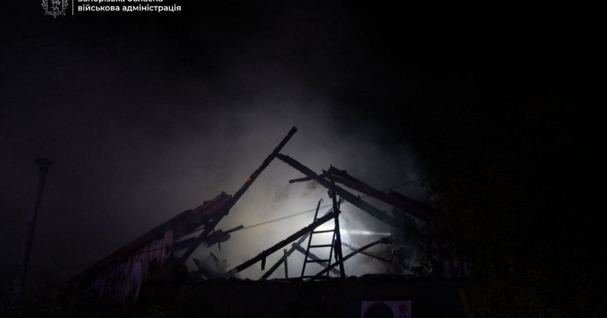Нічний форсаж на Буковині: юнак на мотоциклі не вписався в поворот і злетів у кювет - фото 1