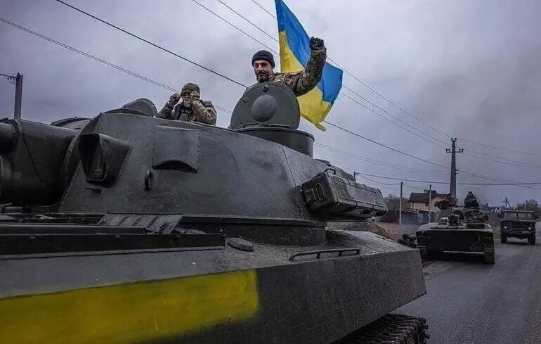 Нічний політ у кювет: на Буковині юнак розбив мотоцикл, зірвавшись з урвища - фото 1