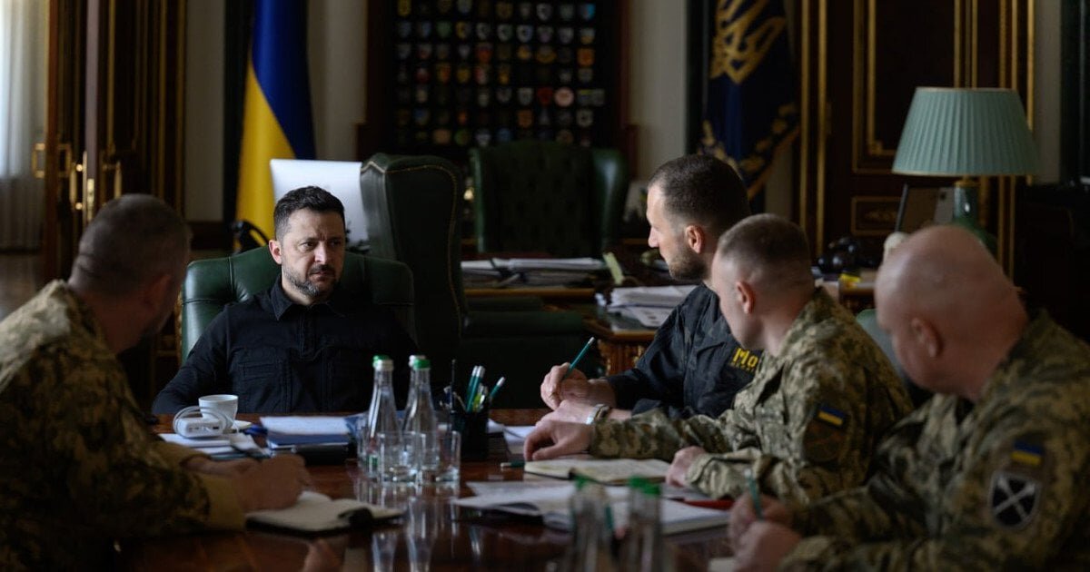 Менше бюрократії, більше ударів по Криму: Зеленський та Драпатий анонсували зміни у ЗСУ - фото 1
