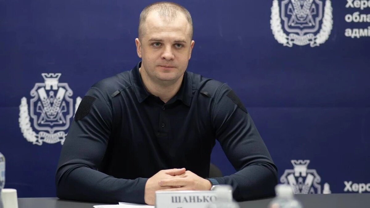 Удар КАБами по центру Херсона: житлові будинки перетворилися на руїни, є загиблий та семеро поранених - фото 1