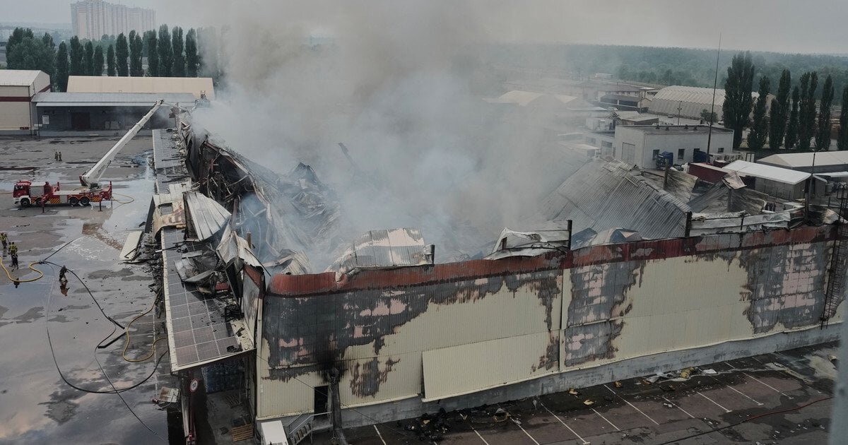 Не лише склади «Розетки»: як російські ракети та дорога логістика добивають українське виробництво - фото 1