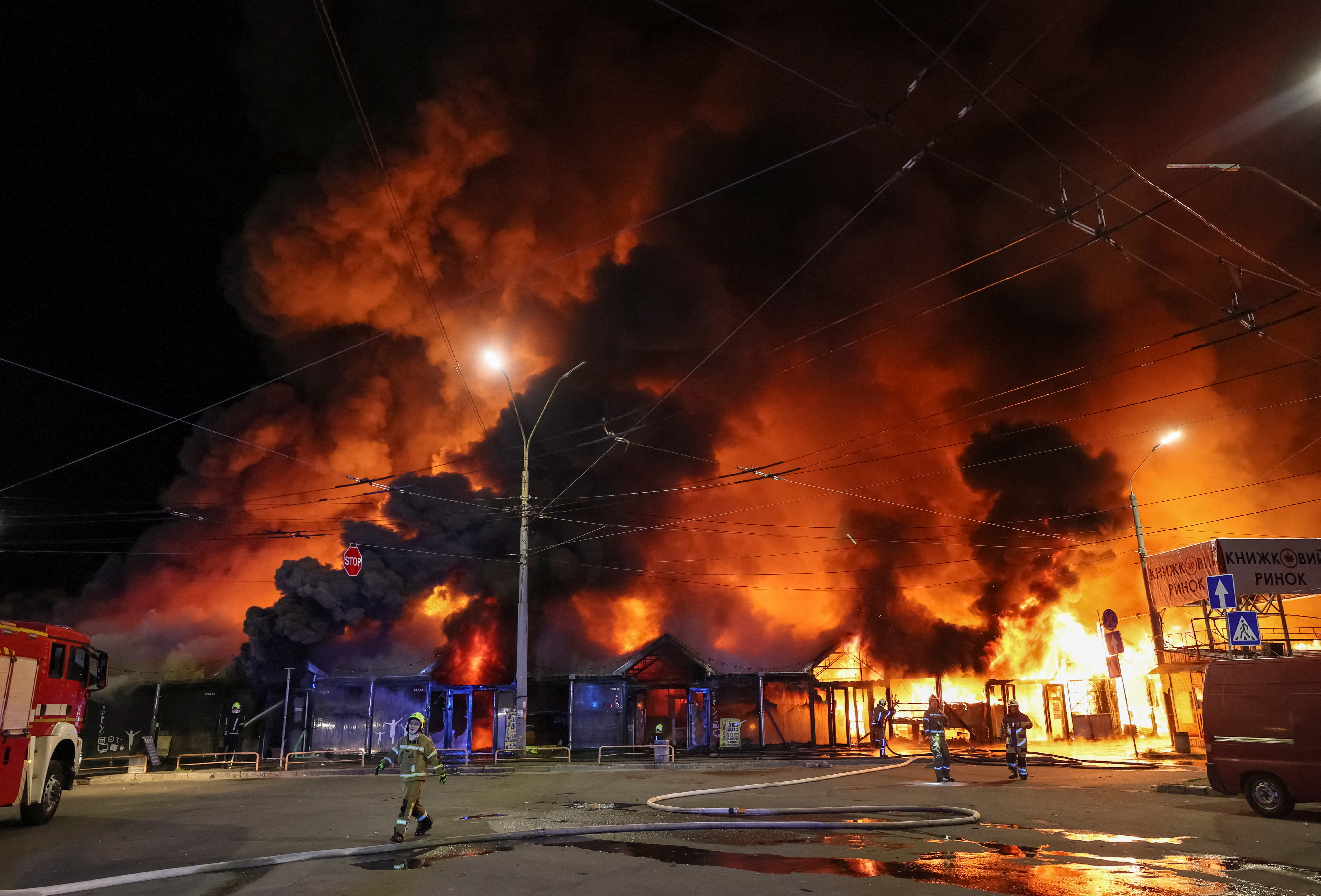 Балістика по Києву та безсонна ніч у Москві: наслідки масованої ракетної атаки - фото 1