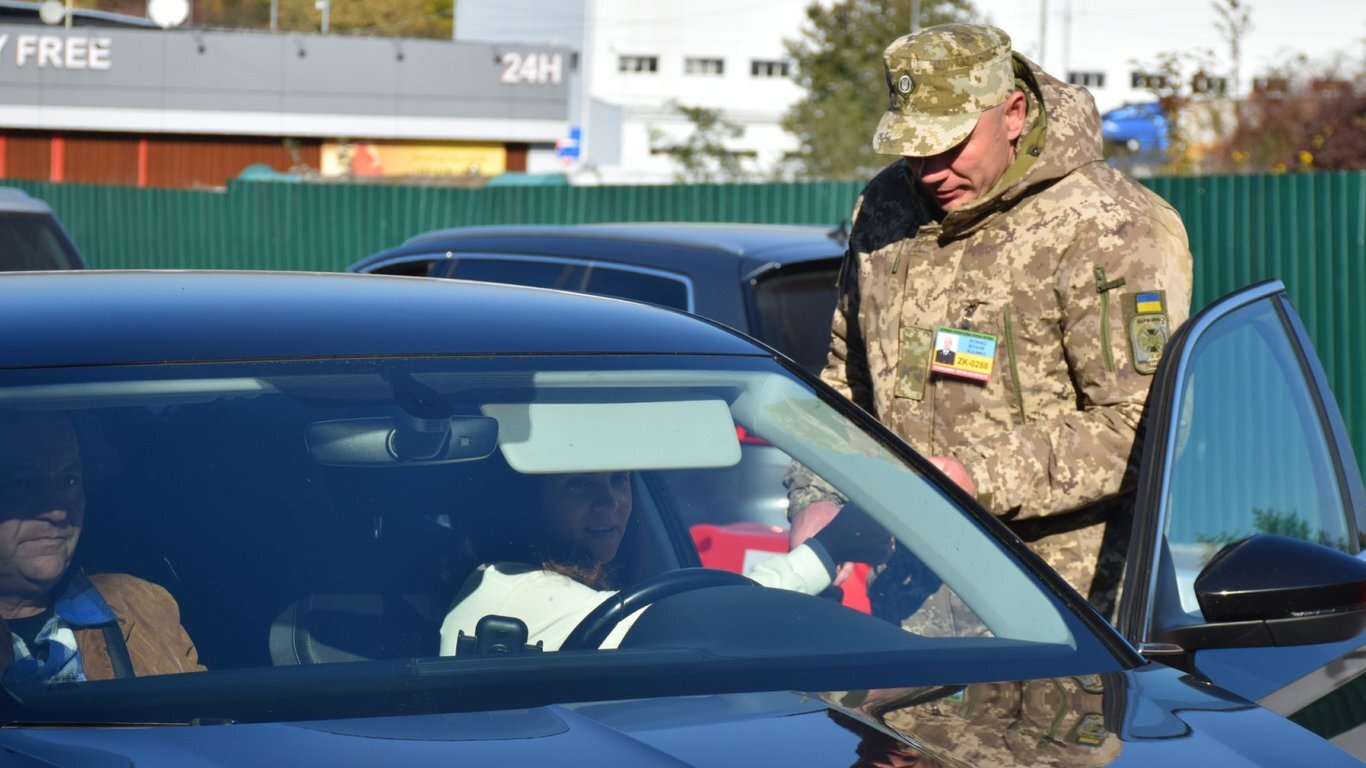 Вік не гарантія: чому 18-річних можуть мобілізувати просто на кордоні - фото 1