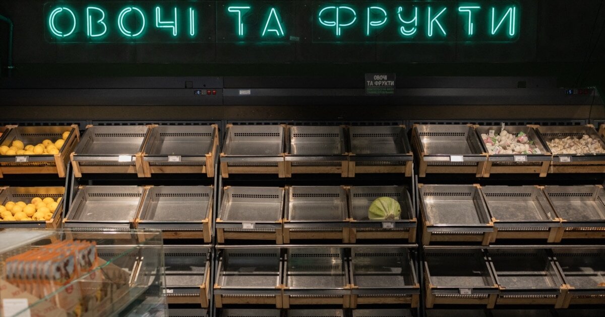Полювання на молоко та морозиво: росія переключилася на удари по продуктових складах - фото 1
