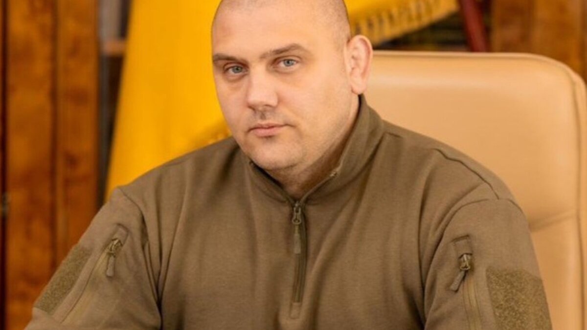 Ракетний удар по Одесі: ворог понівечив багатоповерхівку, є поранені - фото 1
