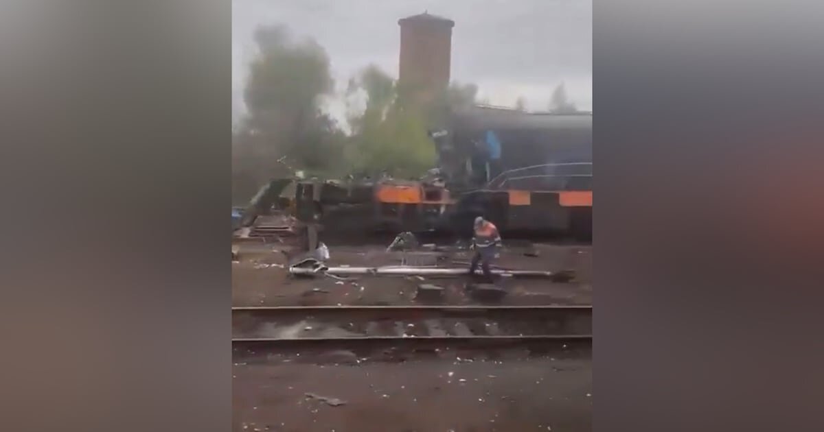 Полювання біля кордону НАТО: російський дрон влучив у поїзд «Київ — Варшава», розминувшись із Борисом Джонсоном - фото 1